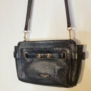 coach pebbled leather zipper top brass turnlock accent crossbody purse